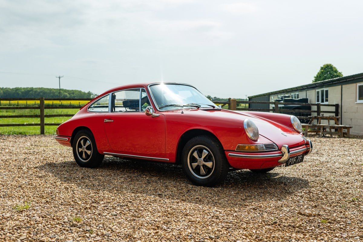 Porsche 911 Type F : Histoire, Design et Performances de la Première Génération