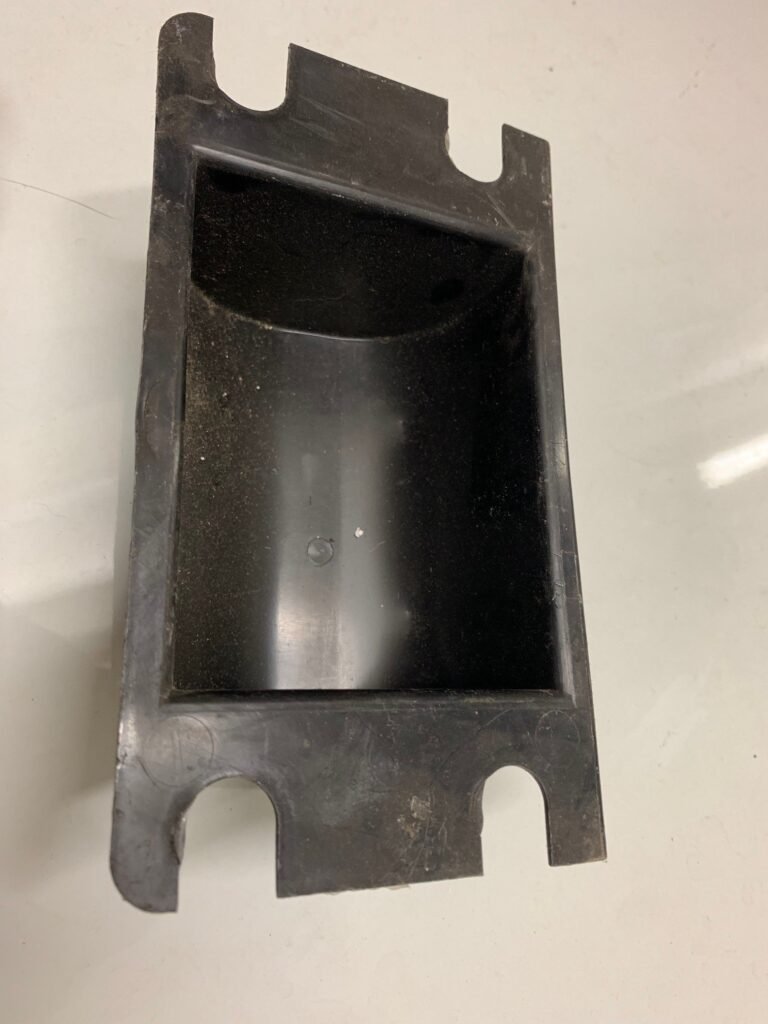 Cache calandre Peugeot 304